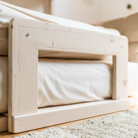 688771c7610e5 spondina corta per letto montessoriano ettomio protective side panel dettaglio